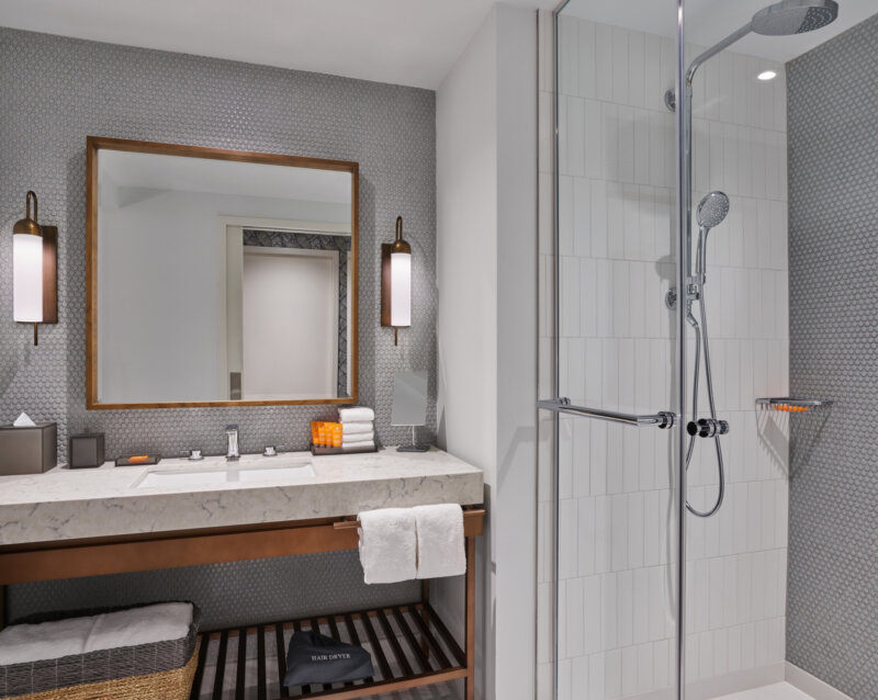 Swan Reserve Junior Suite King Bathroom with Shower