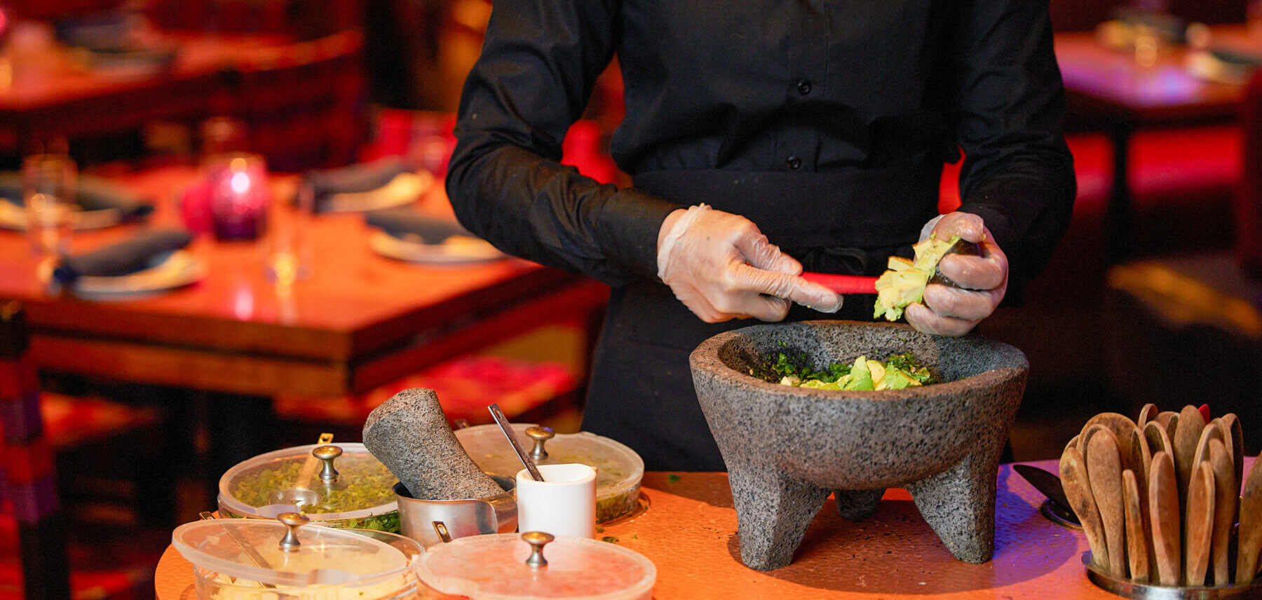 Guacamole en Molcajete Made Tableside